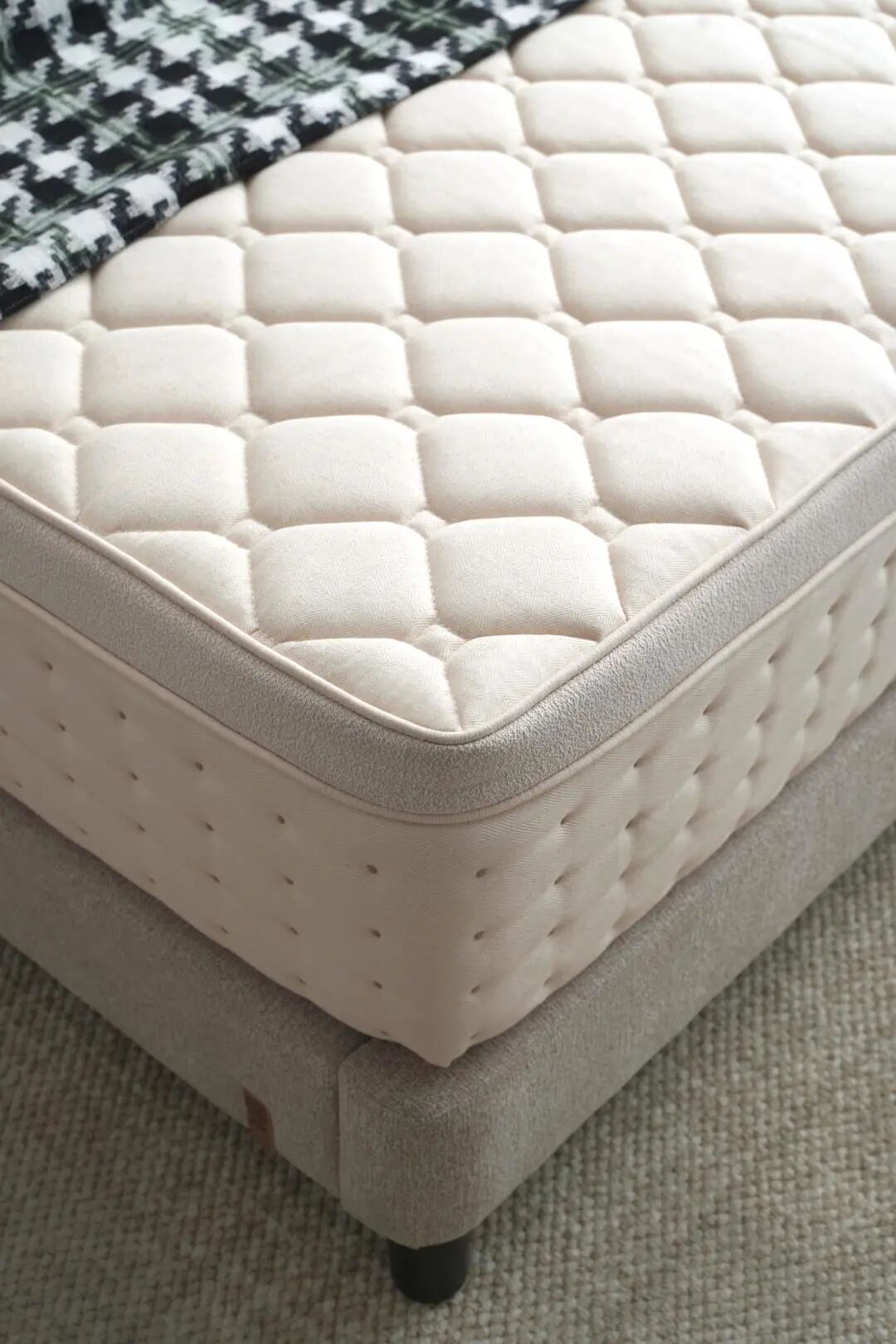 爱舒床垫 ×《温暖的客栈》开启2026治愈系夏天-Asnug Mattress — Refined Sleep from Shanghai