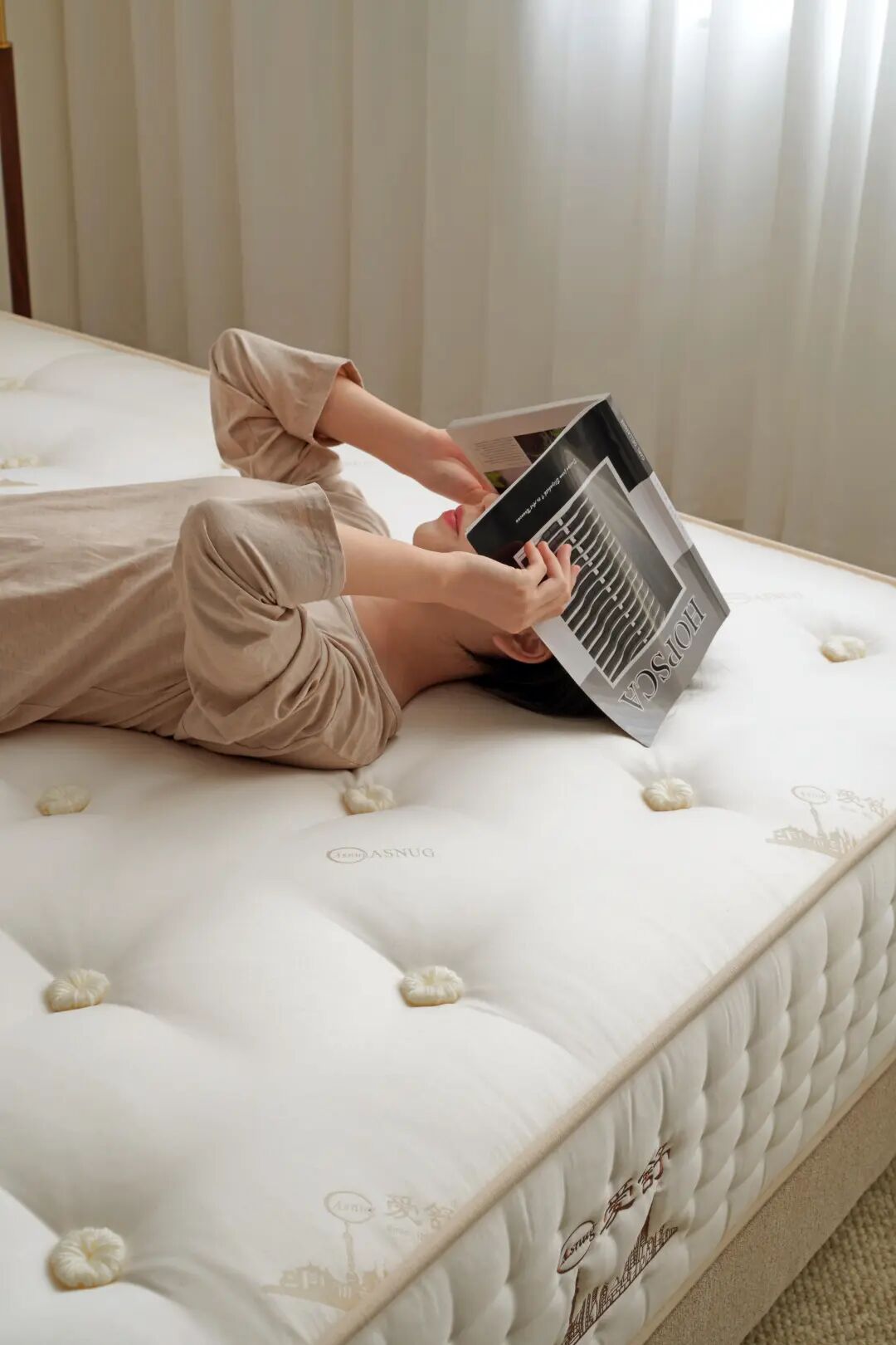 爱舒床垫 ×《温暖的客栈》开启2026治愈系夏天-Asnug Mattress — Refined Sleep from Shanghai