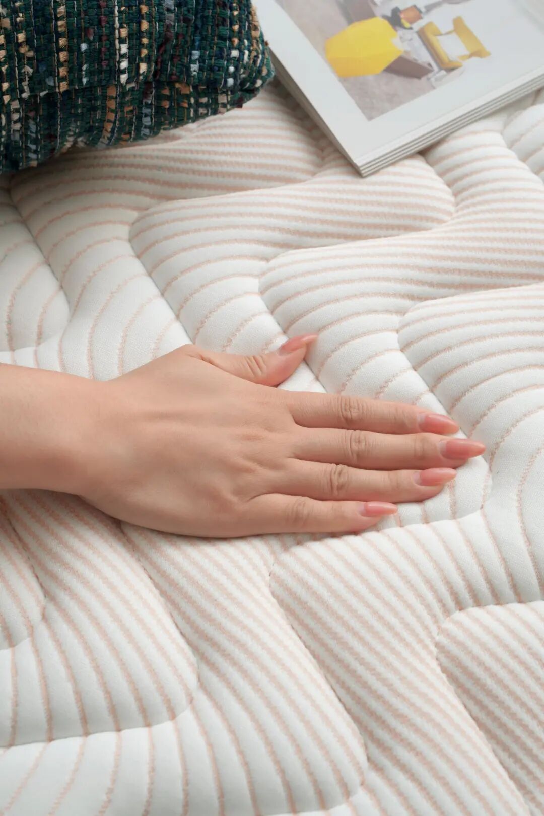 爱舒床垫 ×《温暖的客栈》开启2026治愈系夏天-Asnug Mattress — Refined Sleep from Shanghai